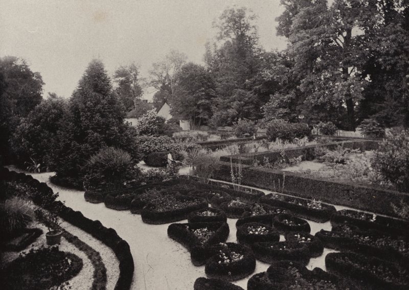 Mount Vernon: Flower Garden (s/v foto) av American Photographer (after)