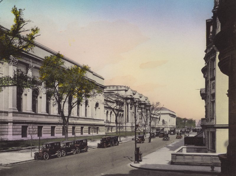 New York: Metropolitan Museum of Art, Fifth Avenue och East 80th Street (foto) av American Photographer (after)