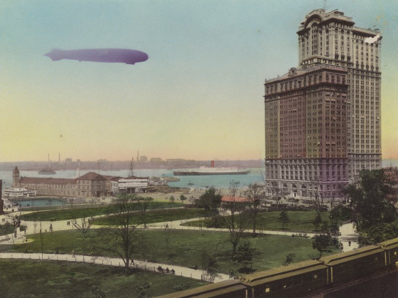 New York: Pier nr 1, North River; Battery Park och Whitehall Building (foto) av American Photographer (after)