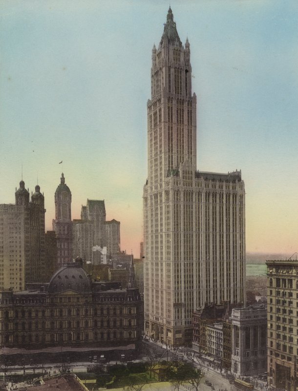 New York: Postkontor; Woolworth Building (foto) av American Photographer (after)