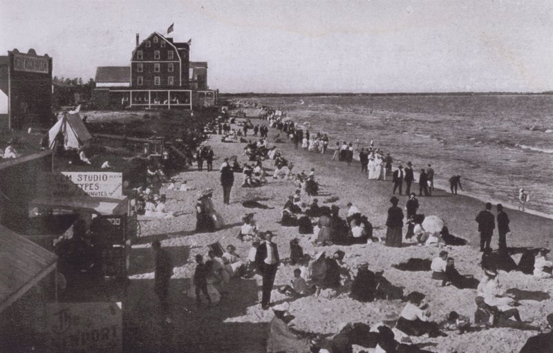 Old Orchard Beach, Maine: På stranden (s/v foto) av American Photographer (after)