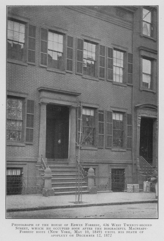 Fotografi av Edwin Forrests hus, 436 West Twenty-second Street, som han ockuperade strax efter de skamliga Macready Forrest-upploppen (New York) av American Photographer (after)