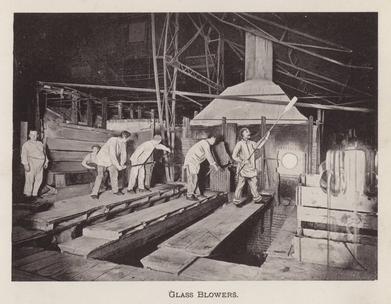 Pittsburgh: Glass Blowers (s/v foto) av American Photographer (after)