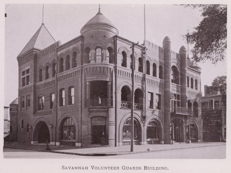 Savannah Volunteer Guards Building (s/v foto) av American Photographer (after)