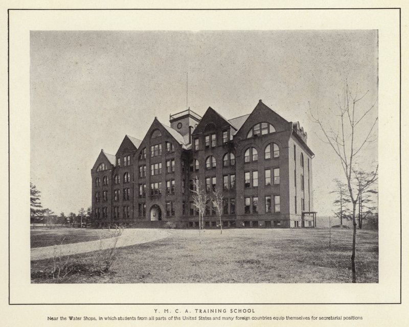 Springfield, Massachusetts: YMCA Training School (s/v foto) av American Photographer (after)