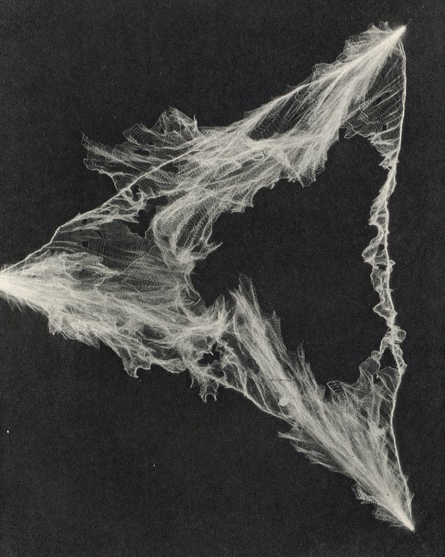 Konstgjord blixt producerad i ett laboratorium (svartvitt foto) av American Photographer