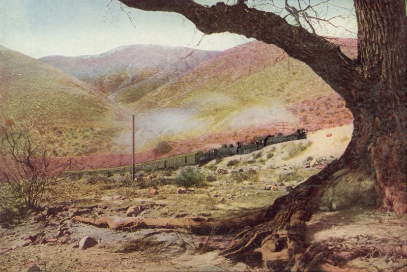 Ascending Cajon Pass, Kalifornien (färgad bild) av American Photographer