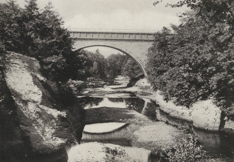 Boston: Echo Bridge, Newton Upper Falls, Newton (svartvitt foto) av American Photographer