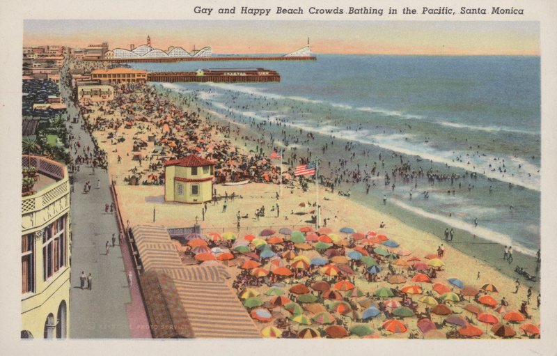 Gay och glada strandmassor som badar i Stilla havet, Santa Monica av American Photographer