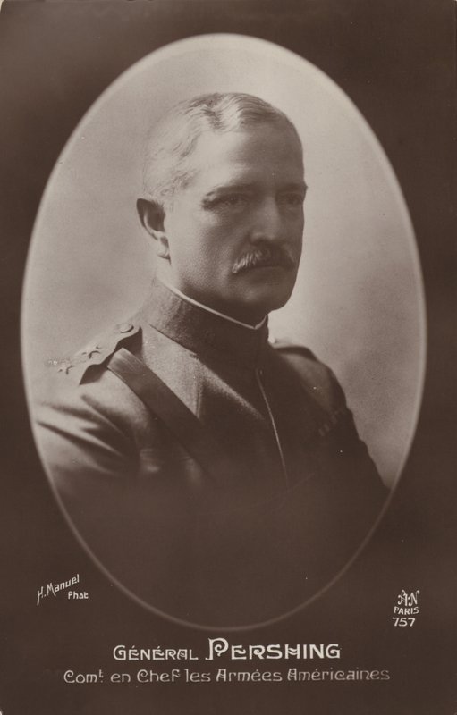 General John J Pershing (svartvitt foto) av American Photographer
