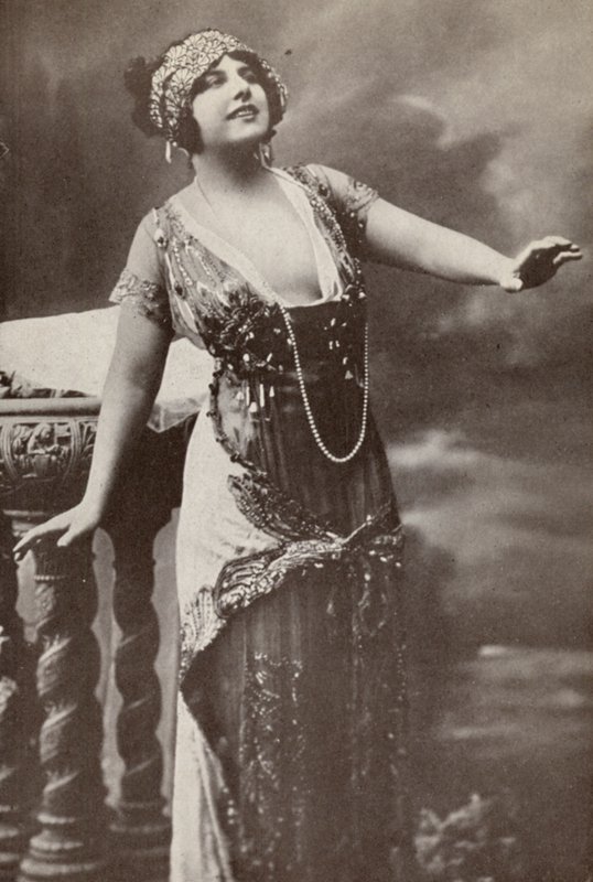 Geraldine Farrar, som "Tosca" (svartvitt foto) av American Photographer