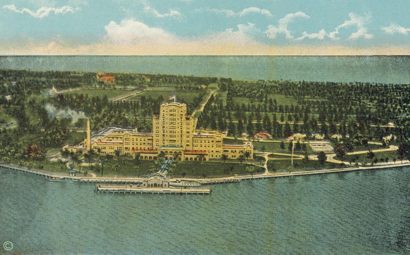Miami, Florida, ca 1925: Det vackra Flamingo Hotel och dess omgivningar (färgfoto) av American Photographer