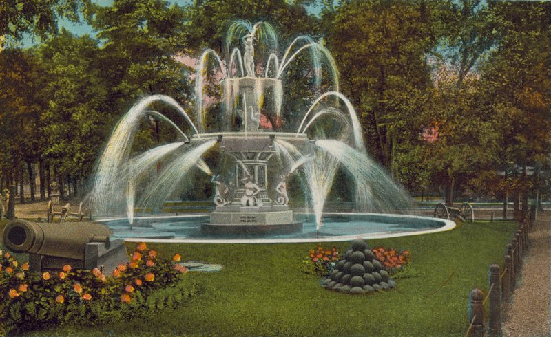Poughkeepsie: Memorial Fountain (färgfoto) av American Photographer