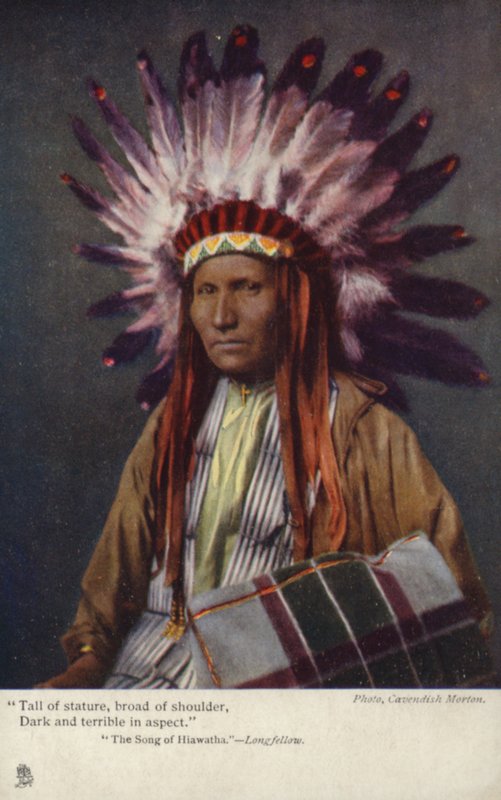 Hög till växten, bred på axlarna, mörk och fruktansvärd till utseendet" - The Song of Hiwatha - Longfellow. (foto) av American Photographer