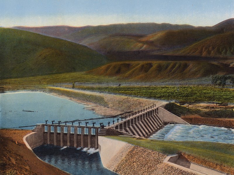 Truckee River Dam, Nevada (färgfoto) av American Photographer
