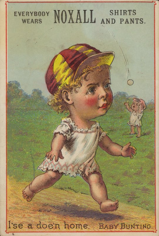 Baby springer bär baseballhatt av American School