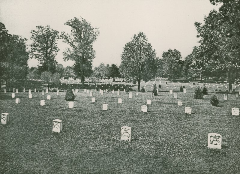 Soldatgravar, Arlington Heights (fotogravyr) av American School