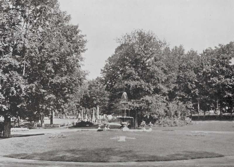 Mount Royal Cemetery (svartvitt foto) av Canadian Photographer
