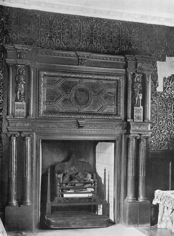A 1953 Mantel-Piece: Gammalt handgjort flockpapper av Charles Latham