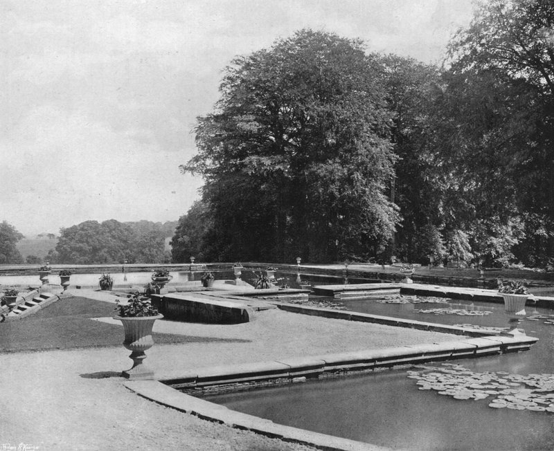 Across the Ponds (s/v foto) av Charles Latham