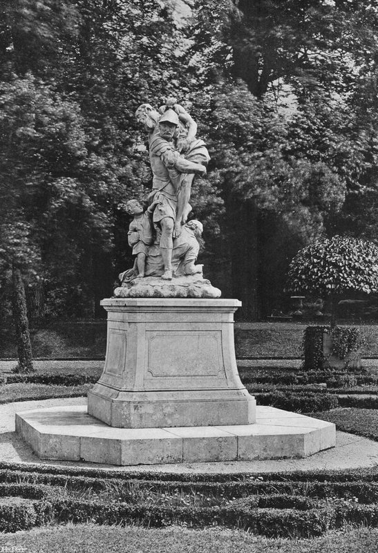East Side of the South Garden (s/v foto) av Charles Latham