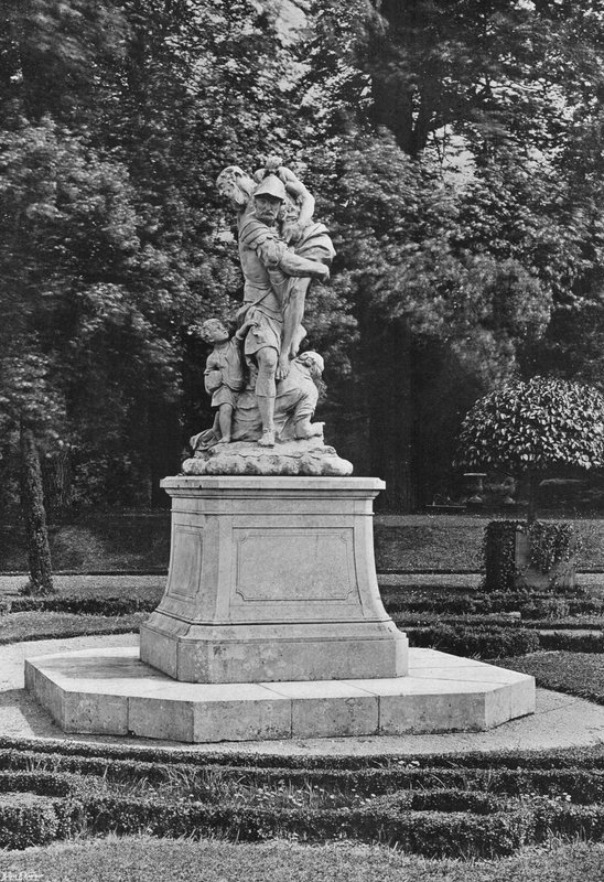 East Side of the South Garden av Charles Latham