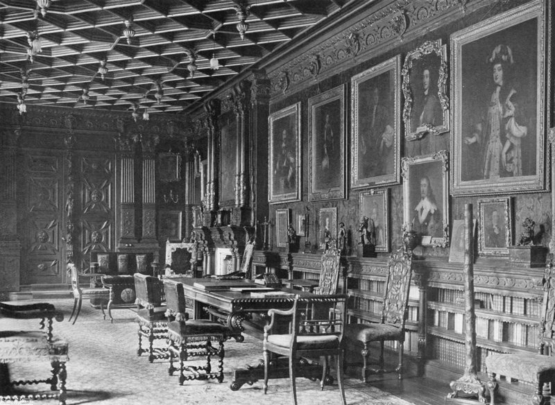 Historiska bilder: Saloon (s/v foto) av Charles Latham