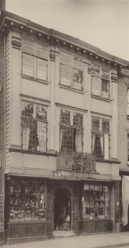 House in High Street, Guildford  av Charles Latham