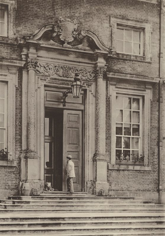 Raynham Hall, Norfolk, the Entrance  av Charles Latham