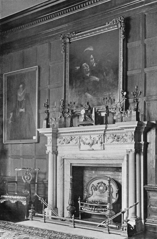South End of Long Gallery (s/v foto) av Charles Latham