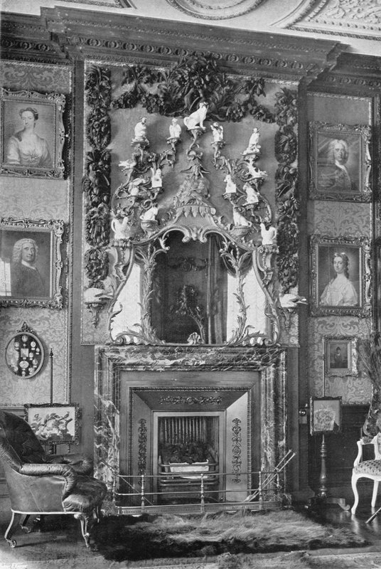 Skorstensstycket i den fyrkantiga salongen av Charles Latham