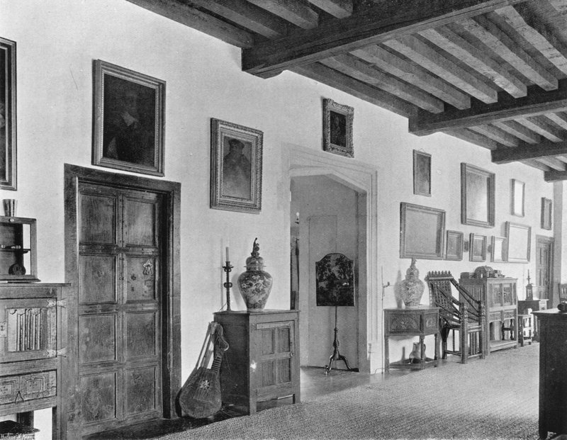 Galleriet (s/v foto) av Charles Latham