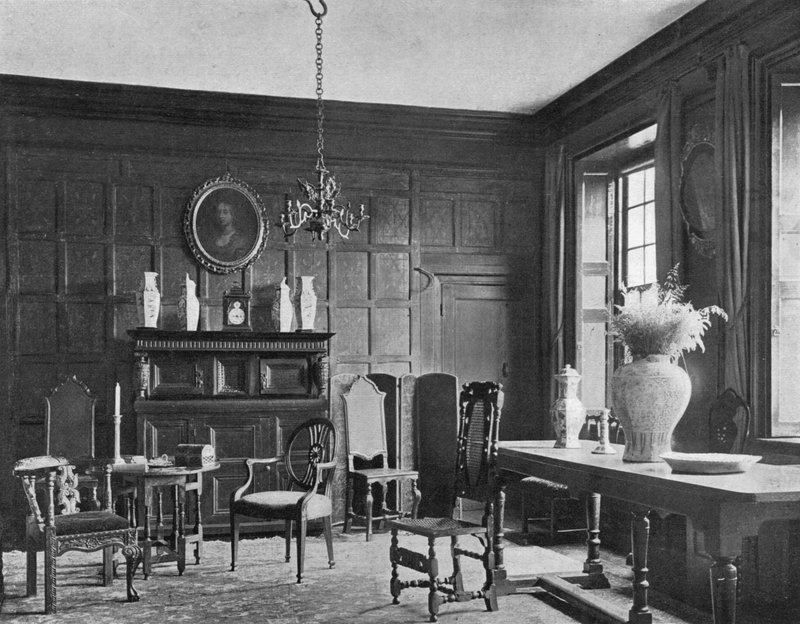 The Hall Chamber (s/v foto) av Charles Latham