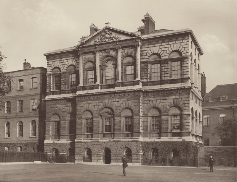 The Home Office, Front Facing St Jamess Park  av Charles Latham