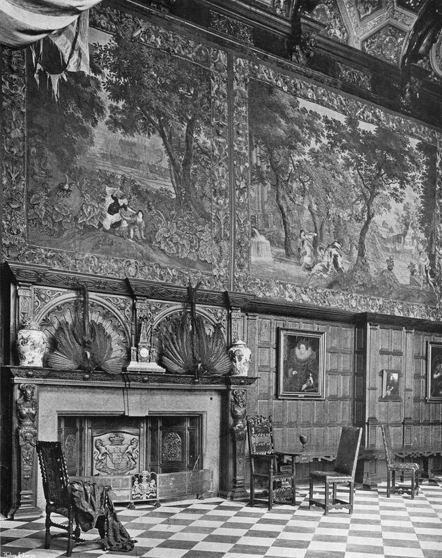 The Marble Hall, South Side (s/v foto) av Charles Latham