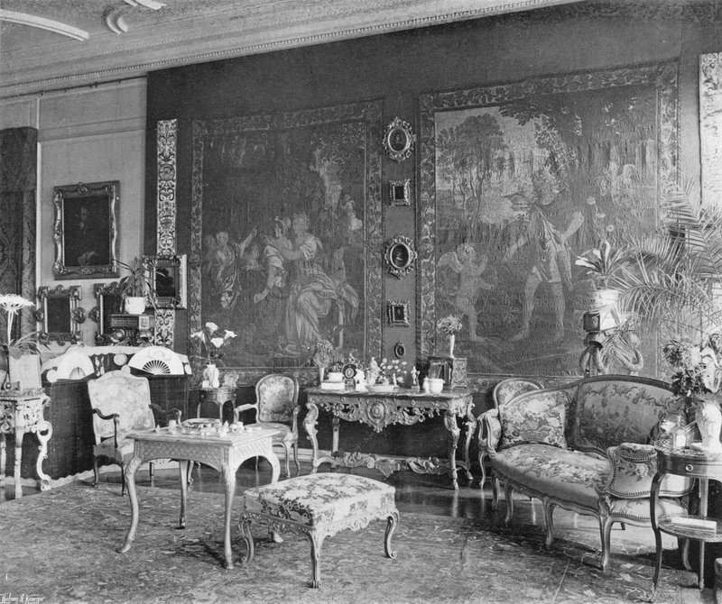 Den norra änden av Long Gallery av Charles Latham
