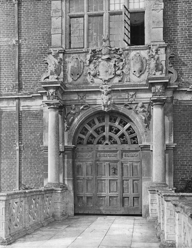 Den yttre porten, Blickling Hall av Charles Latham