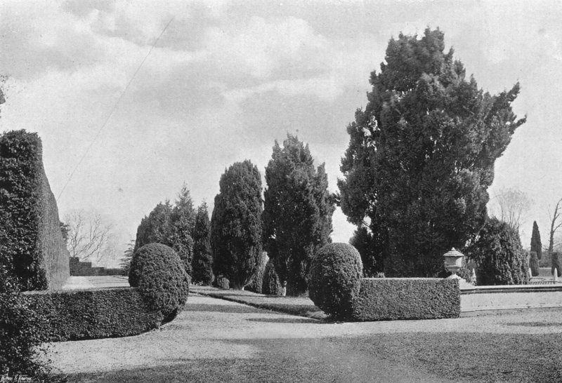 De upphöjda terrasserna i Privy Garden av Charles Latham