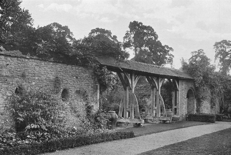 Den muromgärdade trädgården av Charles Latham