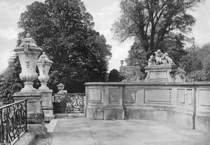 Den västra delen av den södra terrassen av Charles Latham