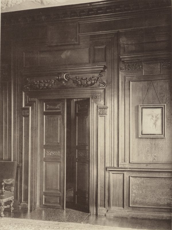 Thorpe Hall, Grantham, Door and Panelling in Dining Room  av Charles Latham