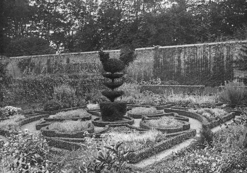 Tyninghame: En trädgård i en trädgård av Charles Latham