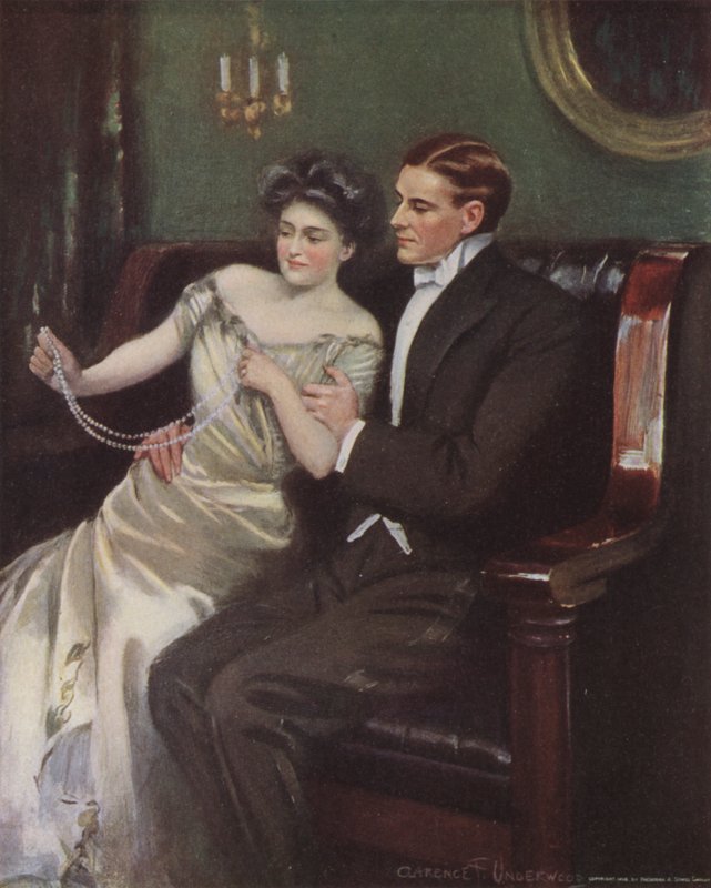 Kvinna som får ett pärlhalsband i present av Clarence F. Underwood