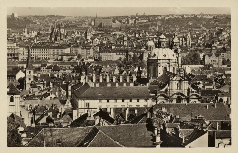 Vykort som visar en allmän bild av Prag av Czech Photographer
