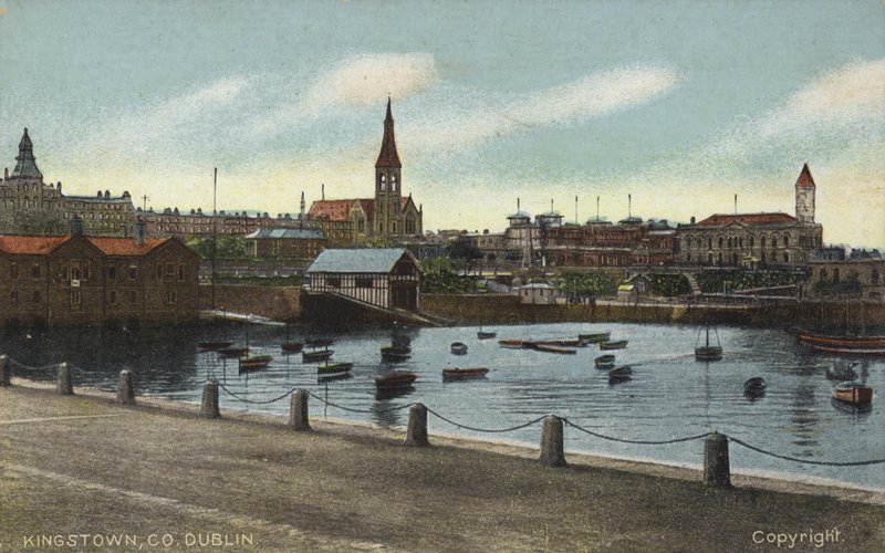 Dun Laoghaire Kingstown, County Dublin, Irland färgbild av Desire Chaineux
