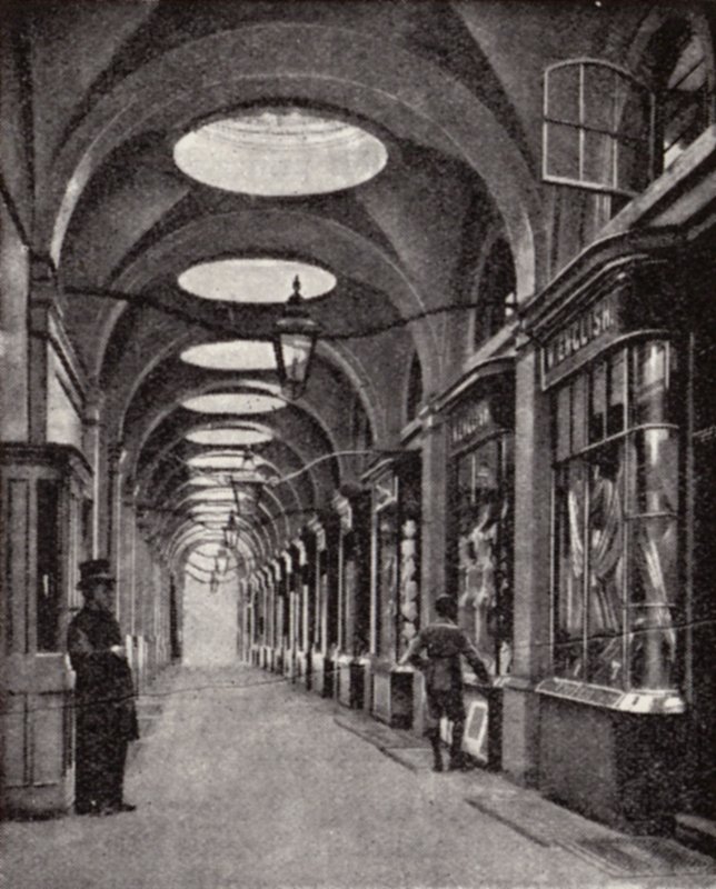 Royal Opera Arcade, Pall Mall, London (s/v foto) av Donald McLeish