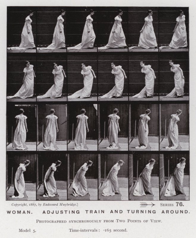 Den mänskliga figuren i rörelse: Kvinna, justerar tåget och vänder sig om (s/v foto) av Eadweard Muybridge