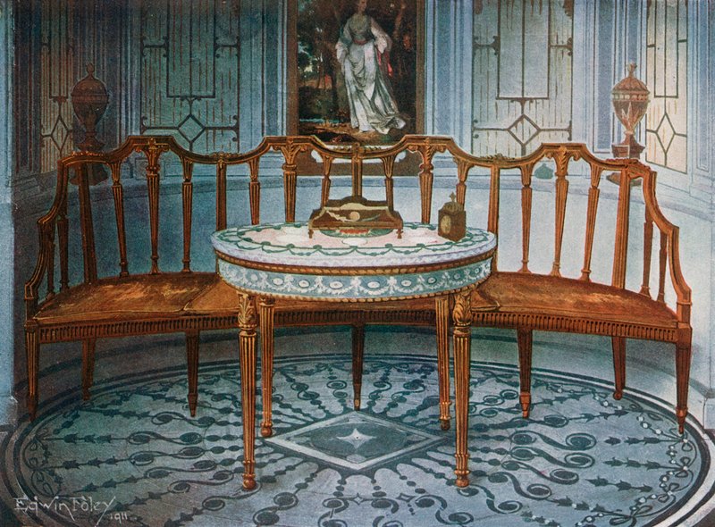 Snidade Satinwood Barback-soffa. Målat och förgyllt bord av Edwin John Foley