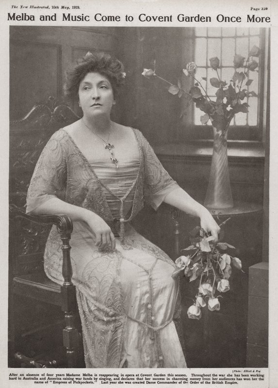 Dame Nellie Melba, australiensisk operasångerska (s/v foto) av Elliott and Fry Photography Studio