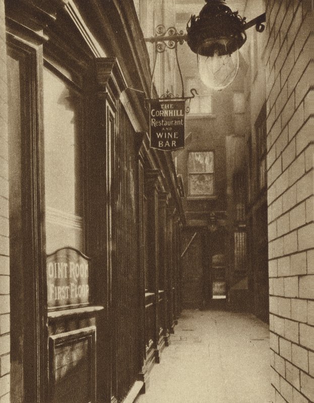 The George and Vulture, utanför Cornhill, City of London, firades som platsen där kaffe introducerades till London av en turkisk köpman 1652 av English Photographer